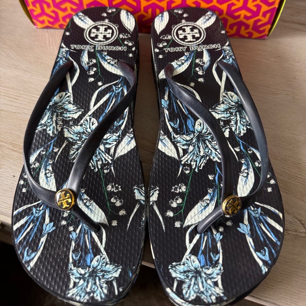 Tory Burch Wedge Flip Flops siz 11